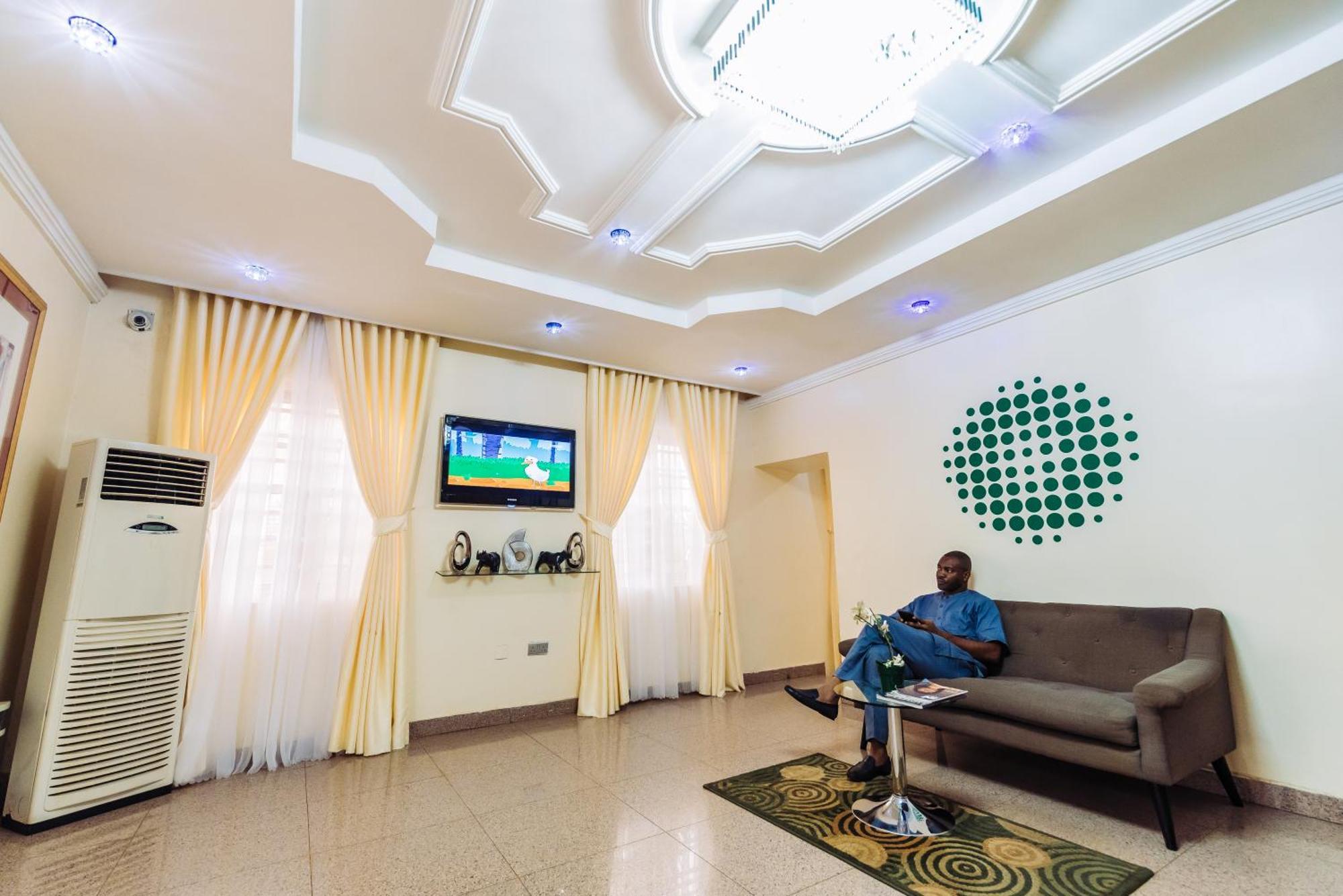 Tranquil Mews Hotel Jabi Bagian luar foto