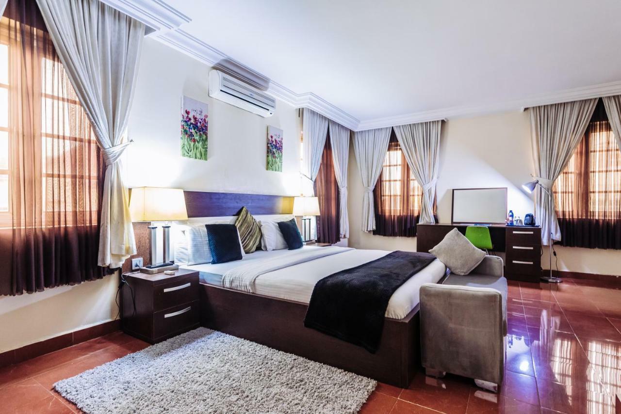 Tranquil Mews Hotel Jabi Bagian luar foto
