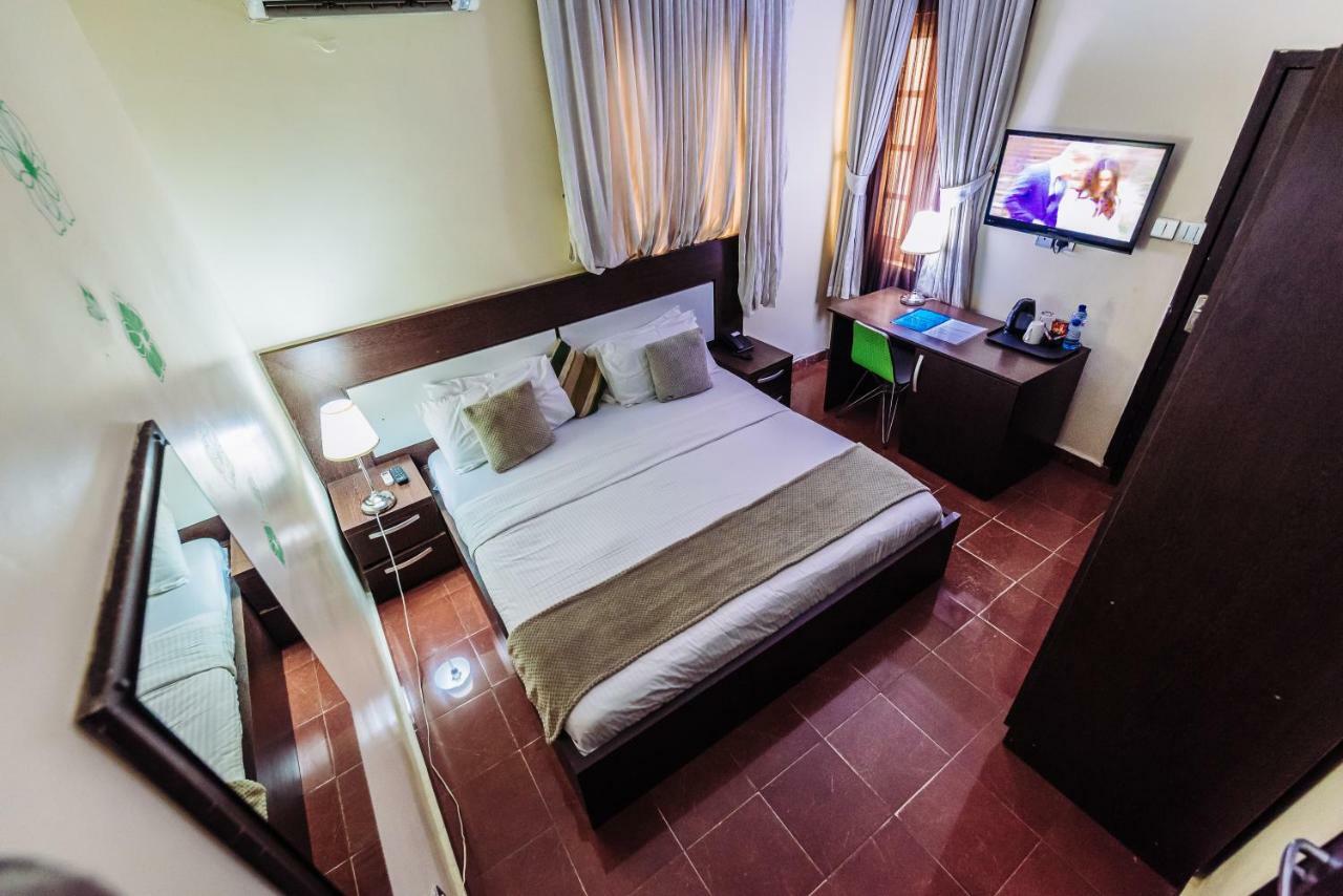 Tranquil Mews Hotel Jabi Bagian luar foto