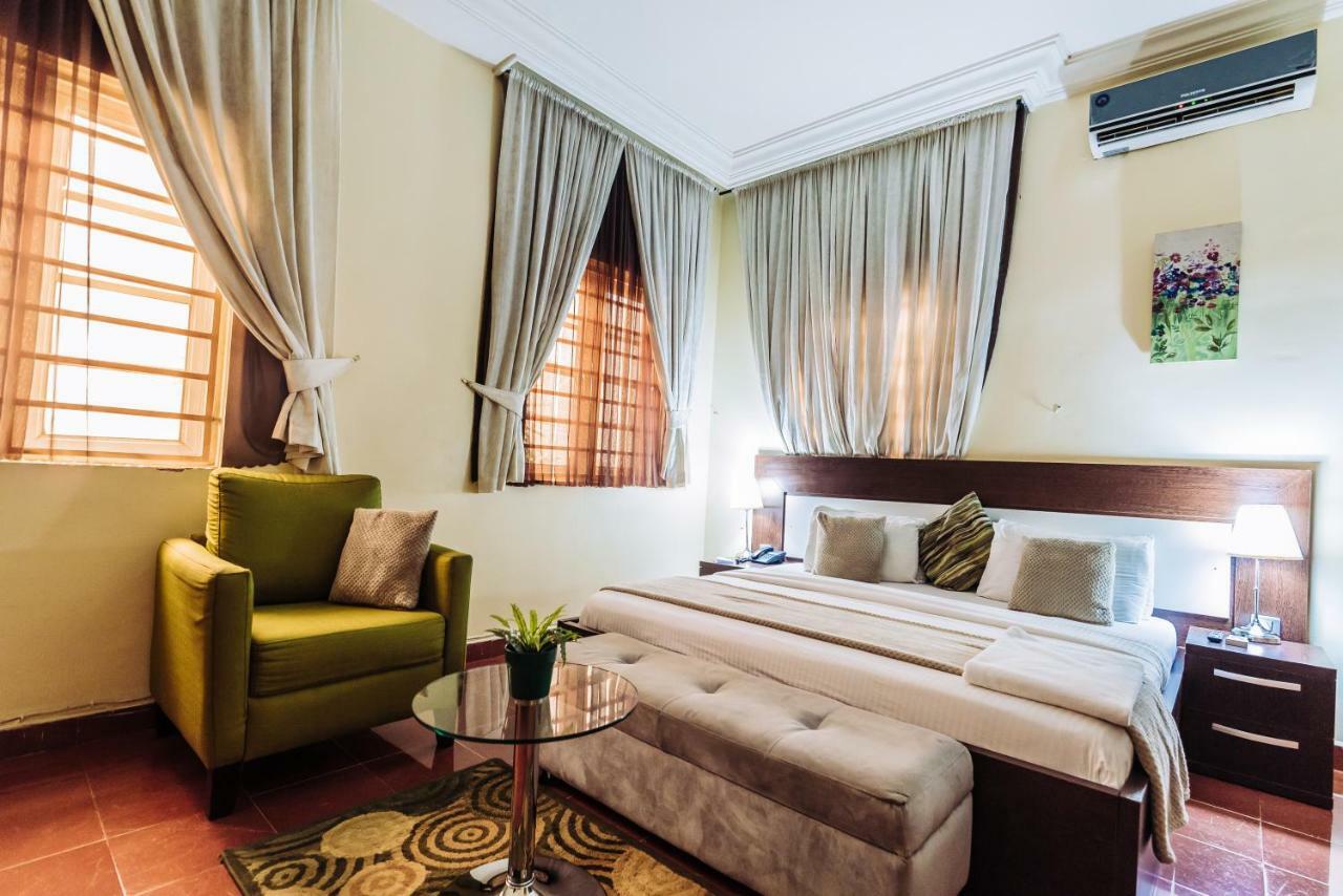 Tranquil Mews Hotel Jabi Bagian luar foto