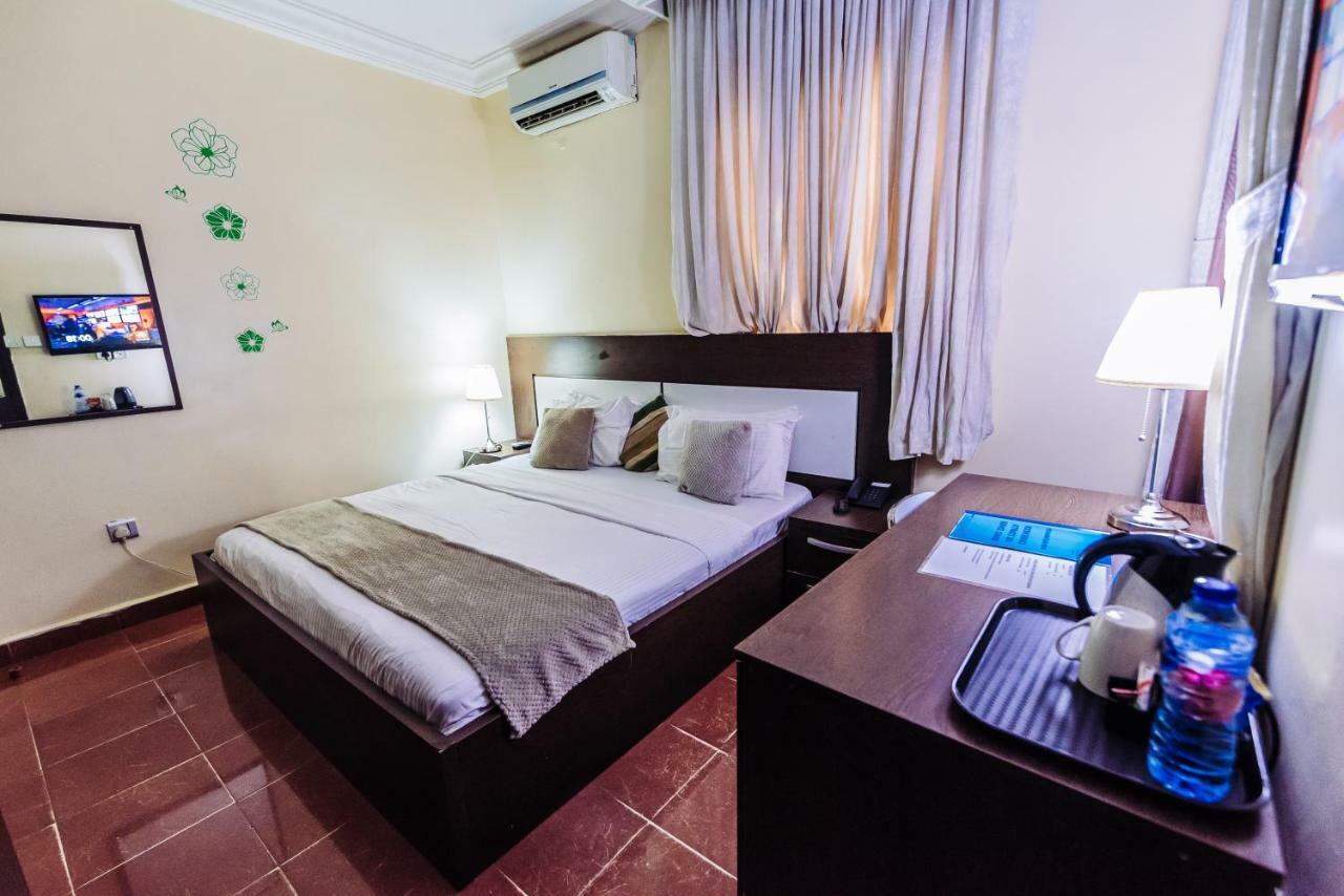 Tranquil Mews Hotel Jabi Bagian luar foto