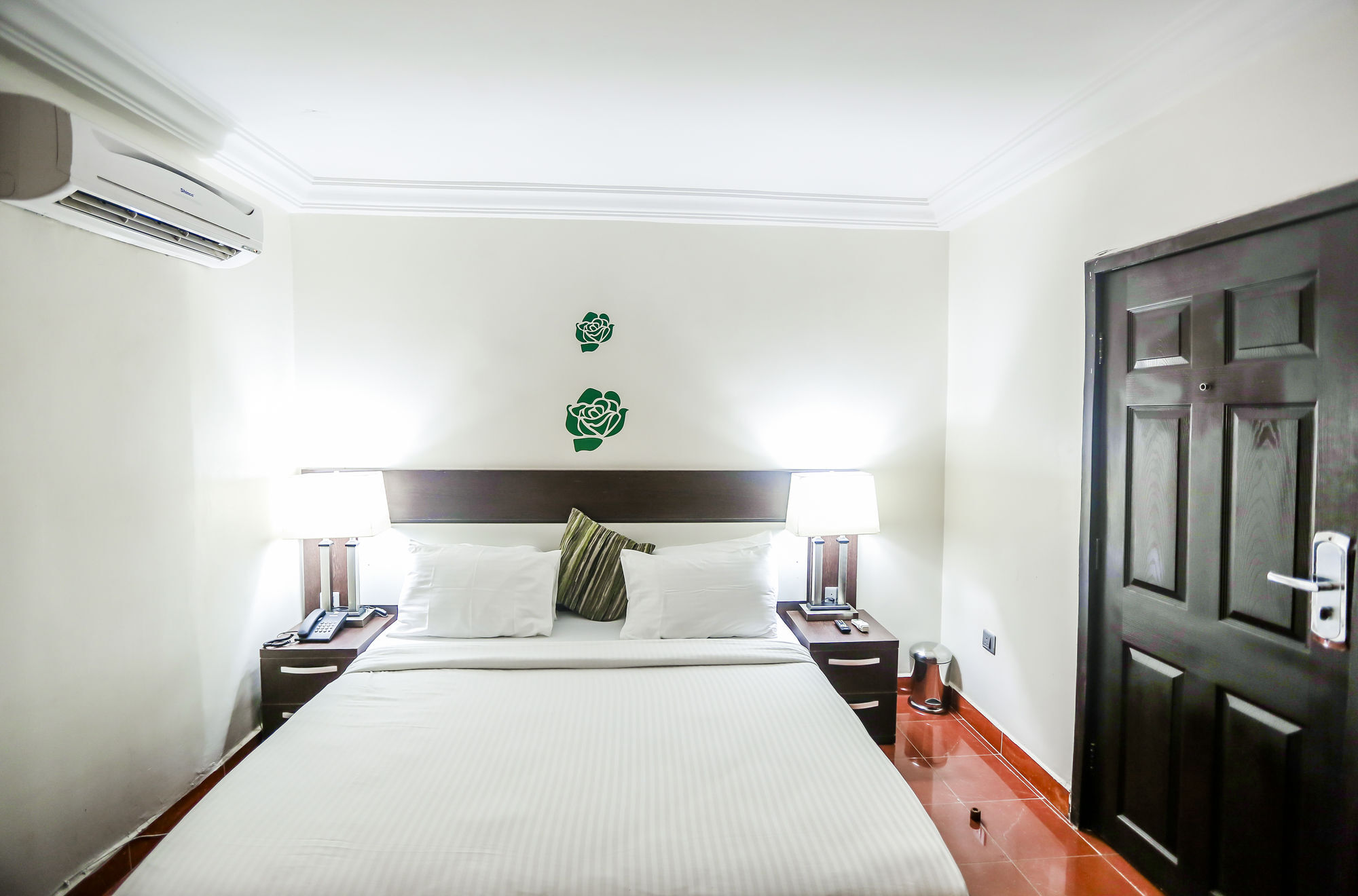 Tranquil Mews Hotel Jabi Bagian luar foto