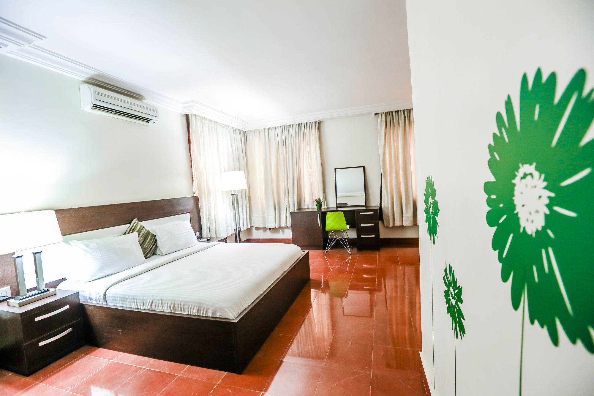 Tranquil Mews Hotel Jabi Bagian luar foto