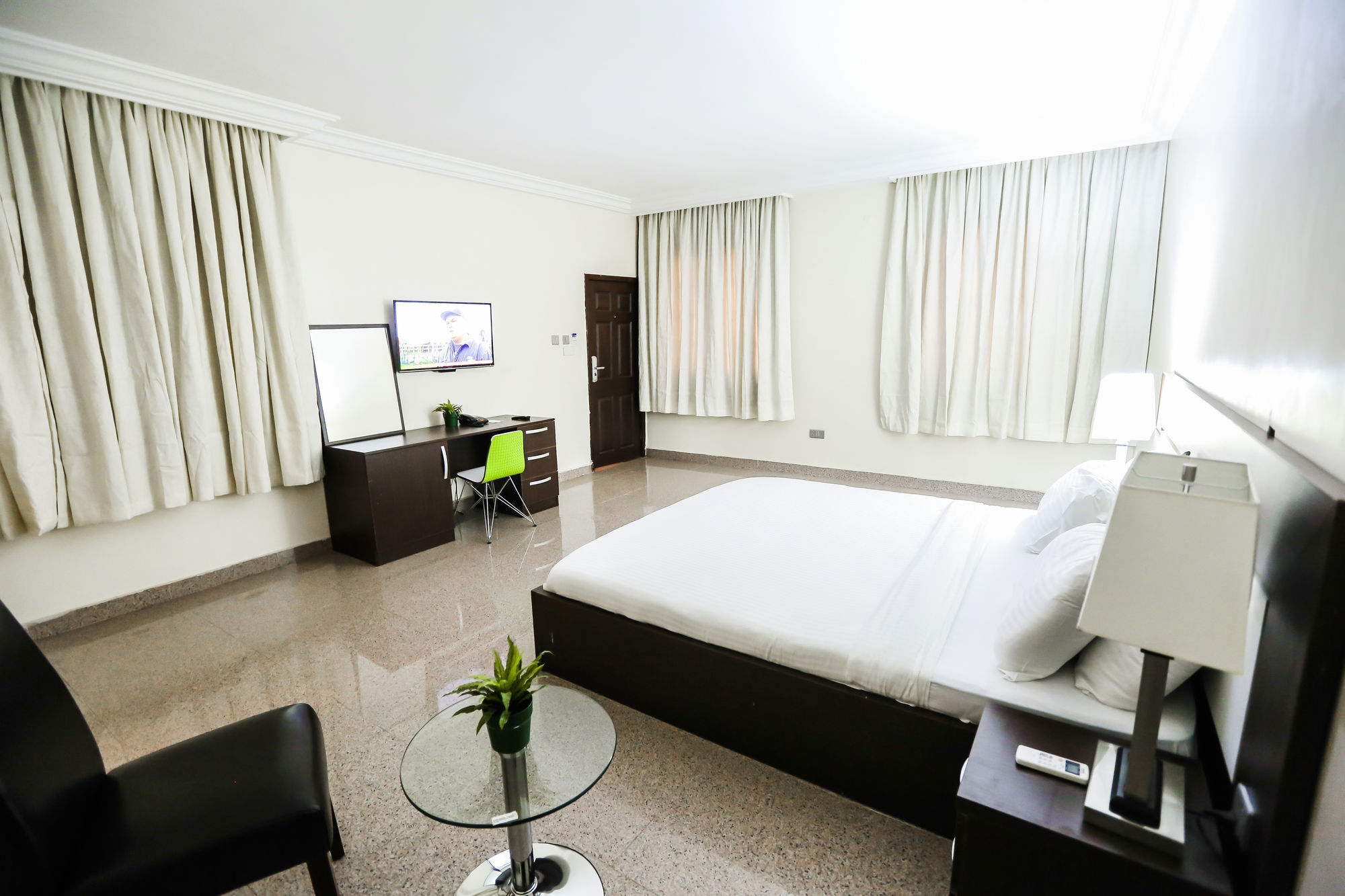 Tranquil Mews Hotel Jabi Bagian luar foto